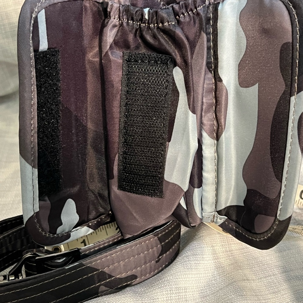 Lug Can Can Blue Camo Crossbody/Belt Bag Purse - Picture 8 of 14